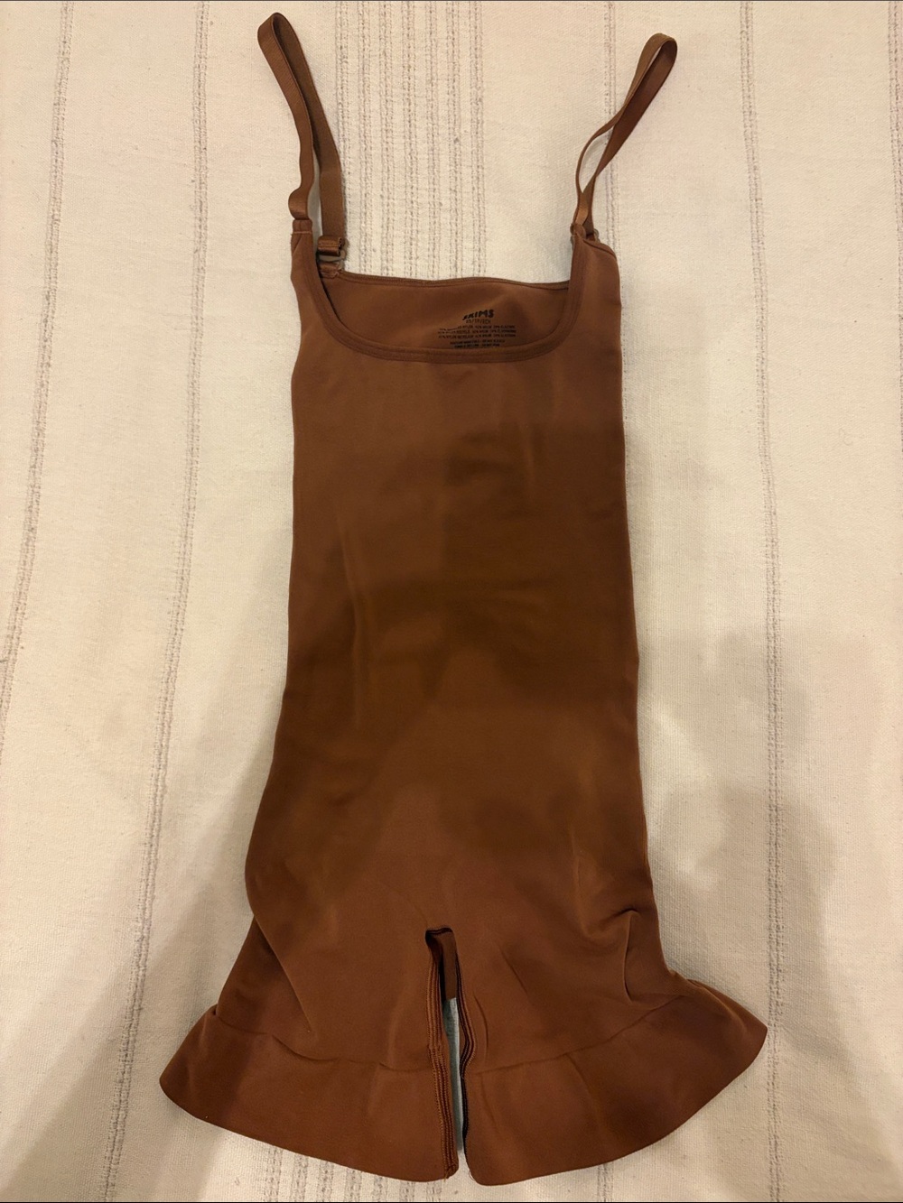 SKIMS SEAMLESS SCULPT OPEN BUST BODYSUIT